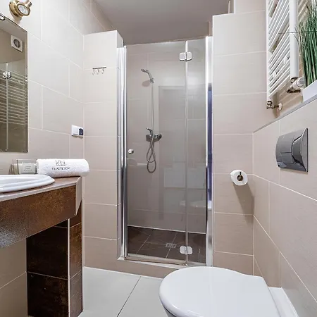 Appartement Lazurowy Dwor - Nadmorskie Z Basenem Oraz Restauracja W Sztutowie