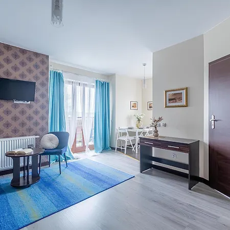 Appartement Lazurowy Dwor - Nadmorskie Z Basenem Oraz Restauracja W Sztutowie Sztutowo