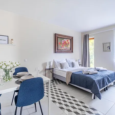 Appartement Lazurowy Dwor - Nadmorskie Z Basenem Oraz Restauracja W Sztutowie Sztutowo