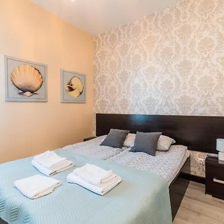 Lazurowy Dwor - Nadmorskie Z Basenem Oraz Restauracja W Sztutowie
